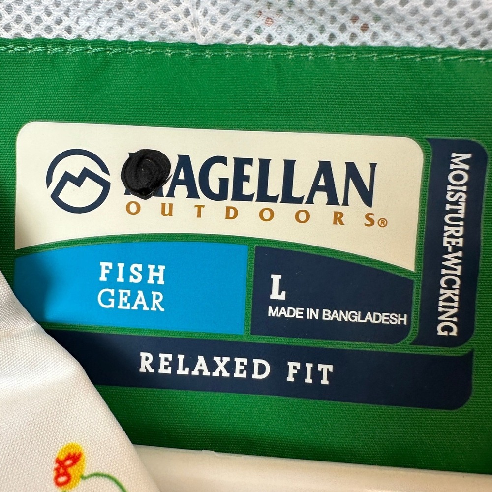 Magellan Outdoors Shirt Mens Large Fish Gear White Lucha Libre Button Down EUC - Picture 5 of 9